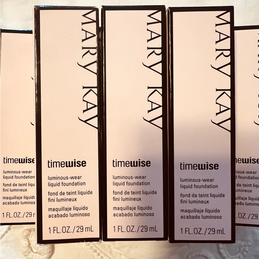 Mary Kay TimeWise Luminous-Wear Liquid Foundation